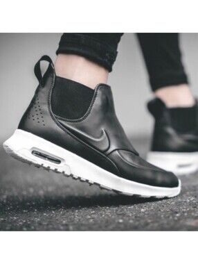 NWOT NIKE Air Max Thea Mid Black 7.5 Brand New!